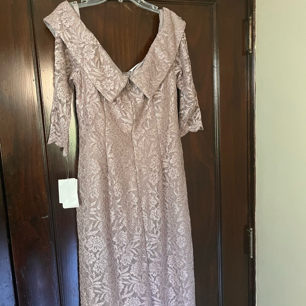 NWT Oleg Cassini Off-Shoulder Elegant V Neck Ruched Lace Dress Gown Wedding MOTB - Picture 12 of 14